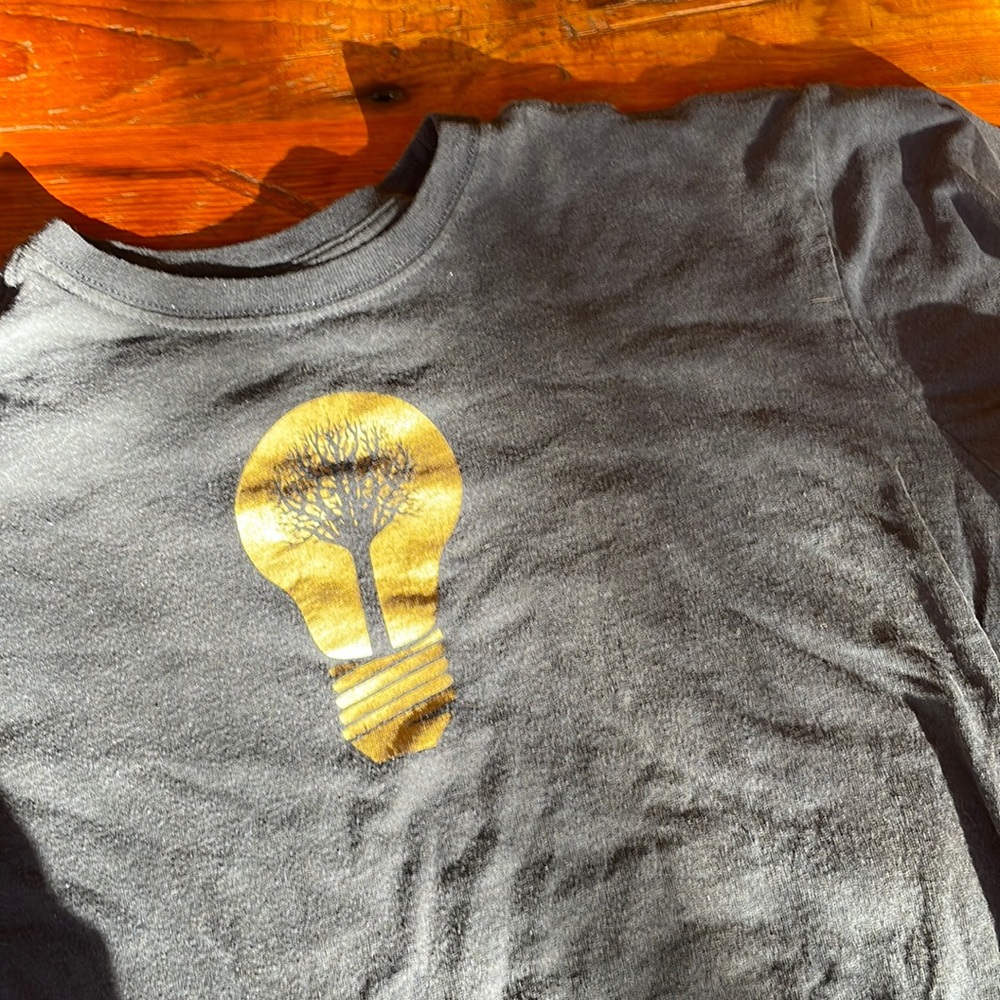 💡 EMS Tree Lightbulb Blue/Gold XL Tee